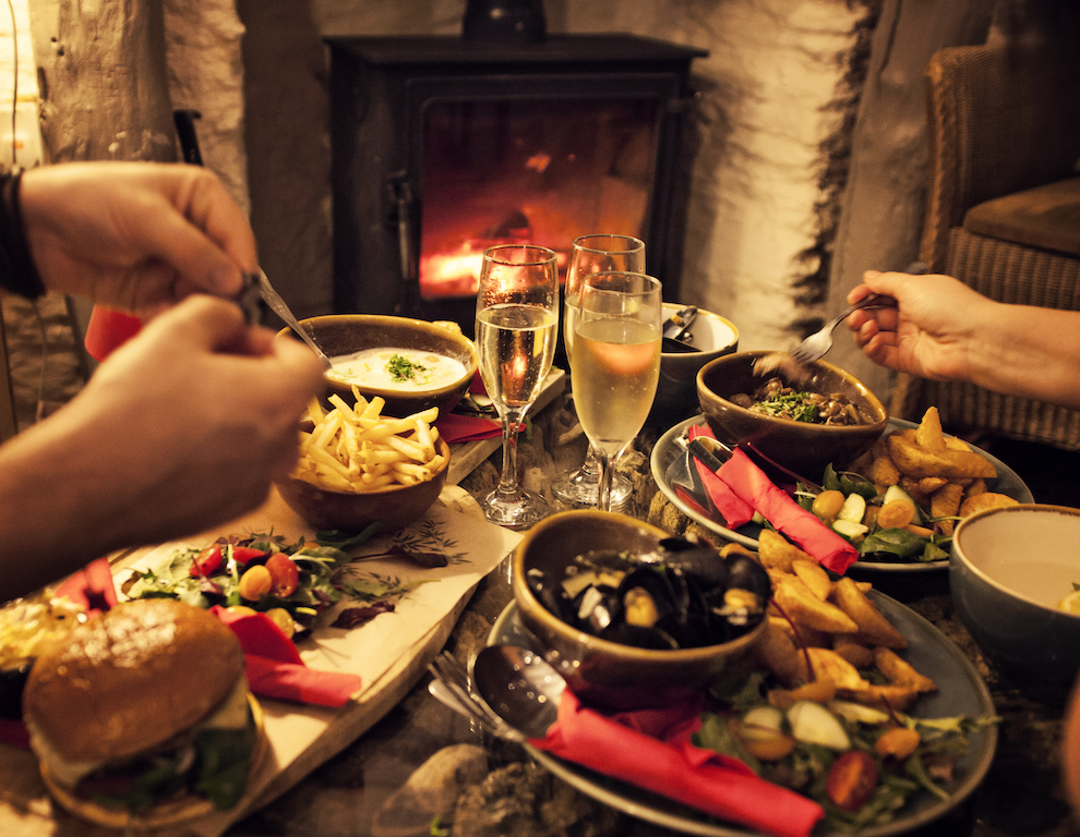Join Bayards Cove Inn’s Early Supper Club